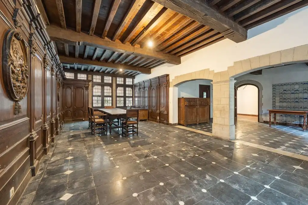  Uniek, karaktervol 16e eeuws gebouw in hartje centrum foto 4