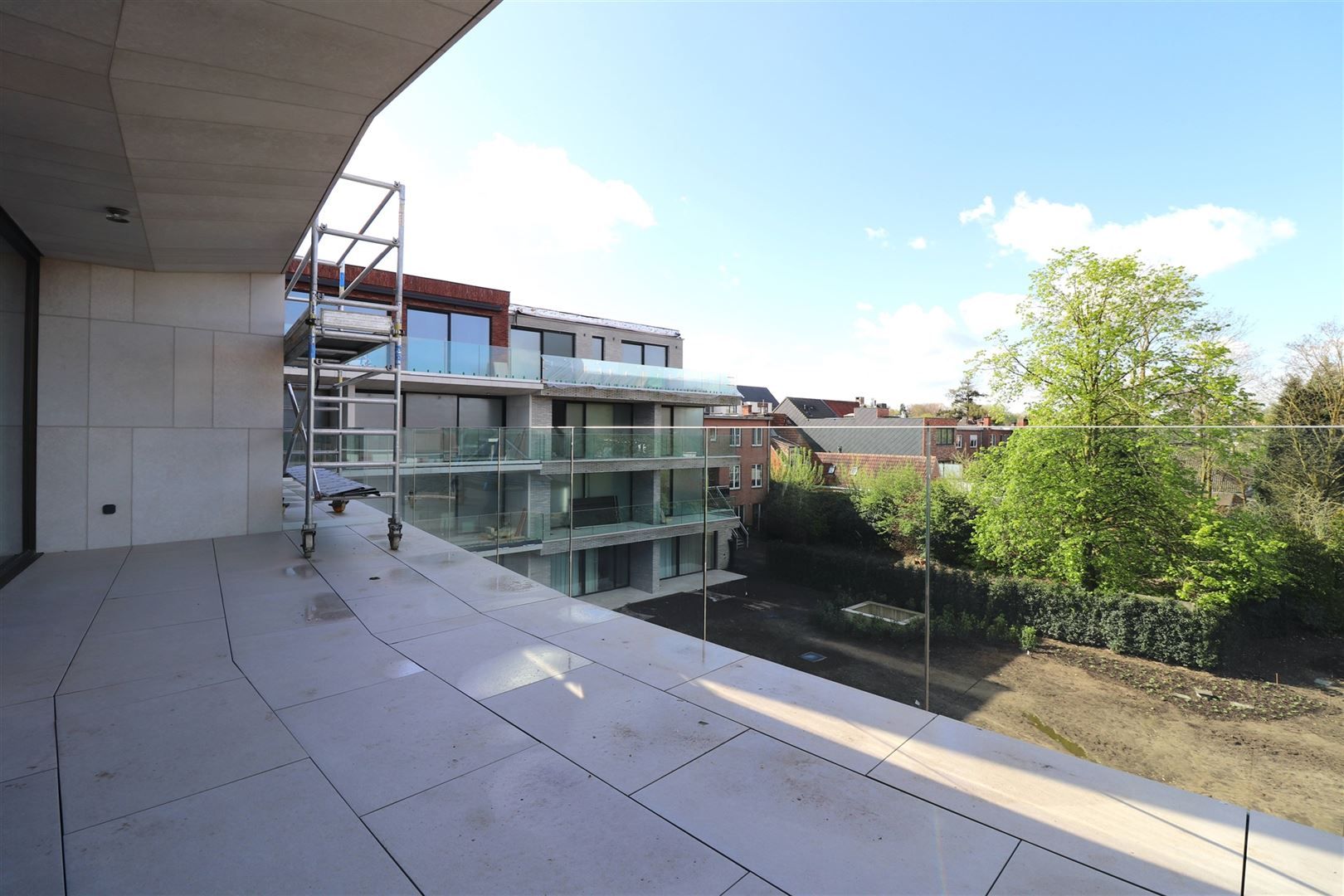 Luxe nieuwbouwappartement met terrassen foto 8