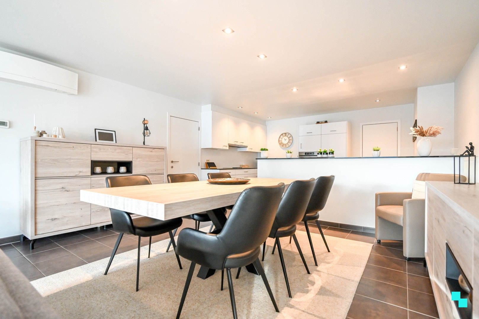 Riant, instapklaar appartement te Kortrijk foto 7