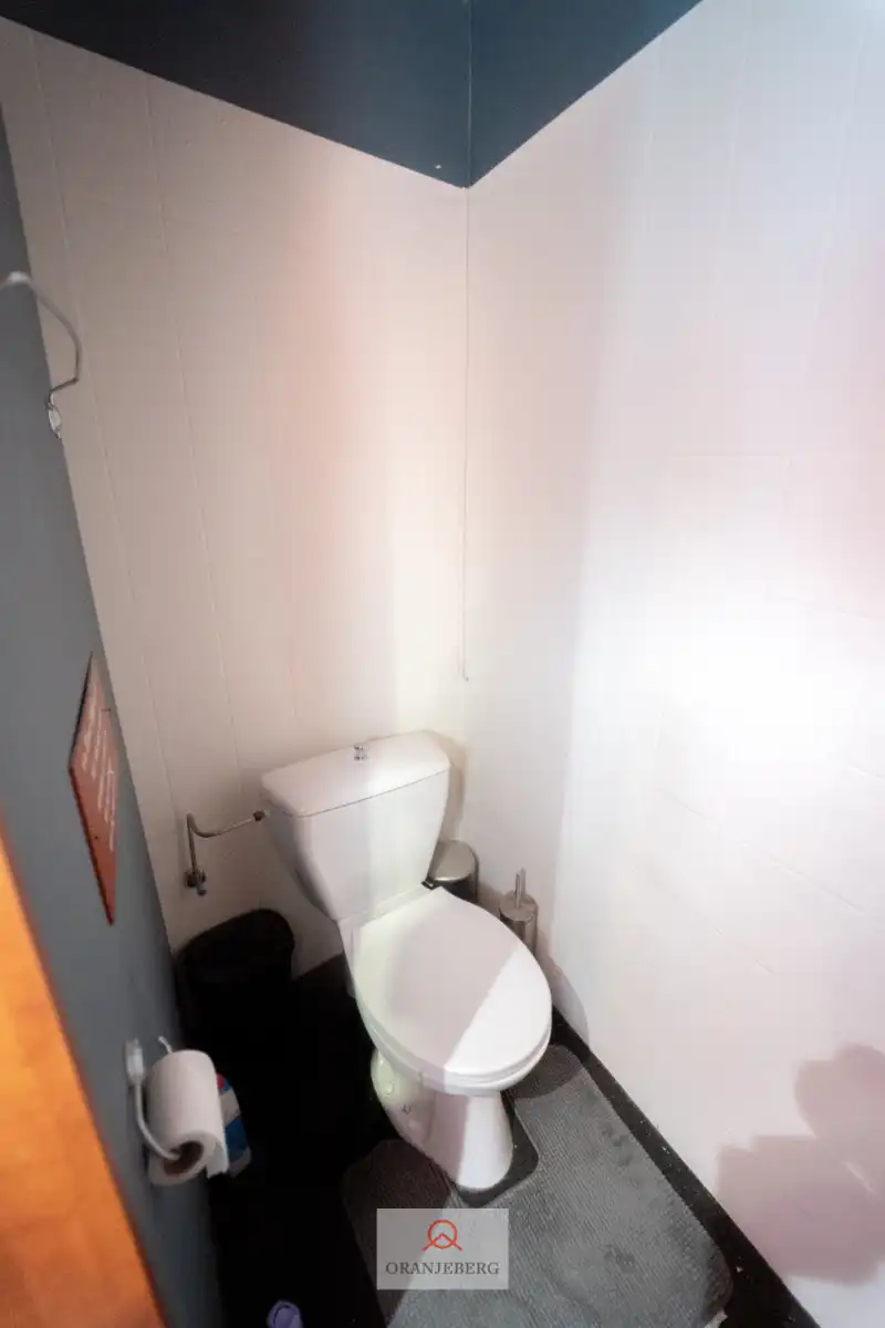 Ruim 2 slpk appartement vlakbij Sint-Baafsplein hartje Gent foto 18