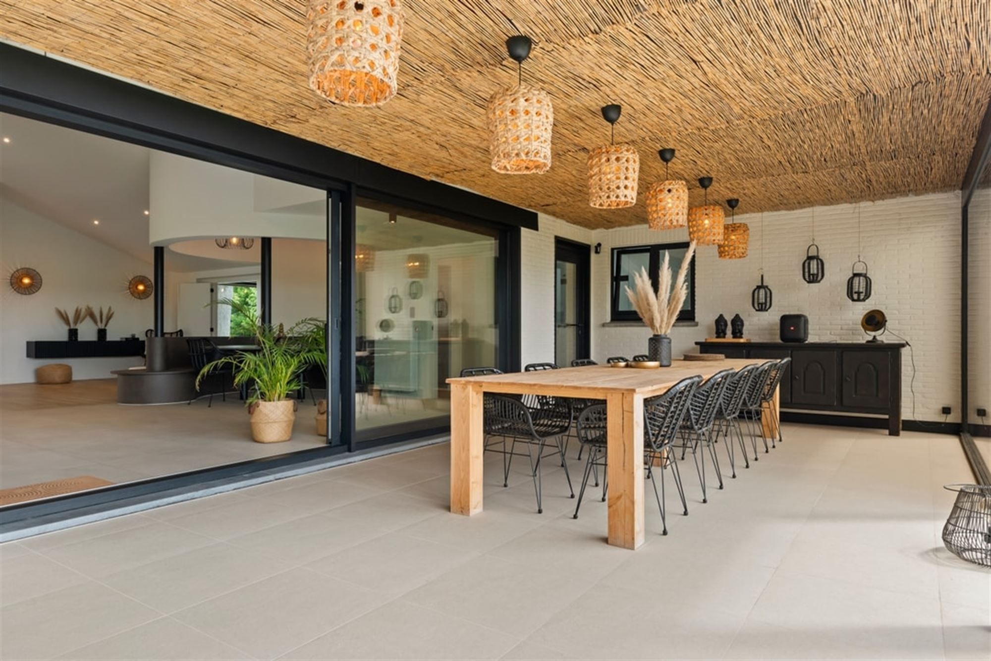 UNIEKE DESIGNWONING MET MODERNE AFWERKING EN STIJVOLLE ARCHITECTUUR foto 35