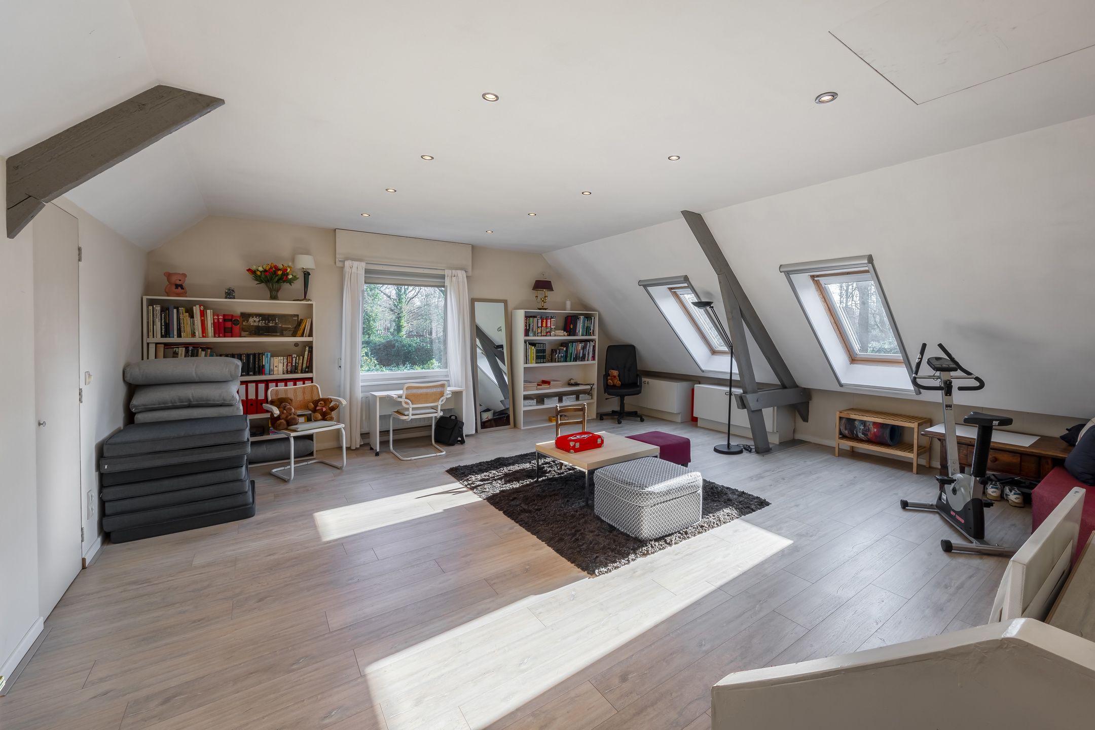 Op te frissen ruime villa op prachtig perceel op topligging! foto 37