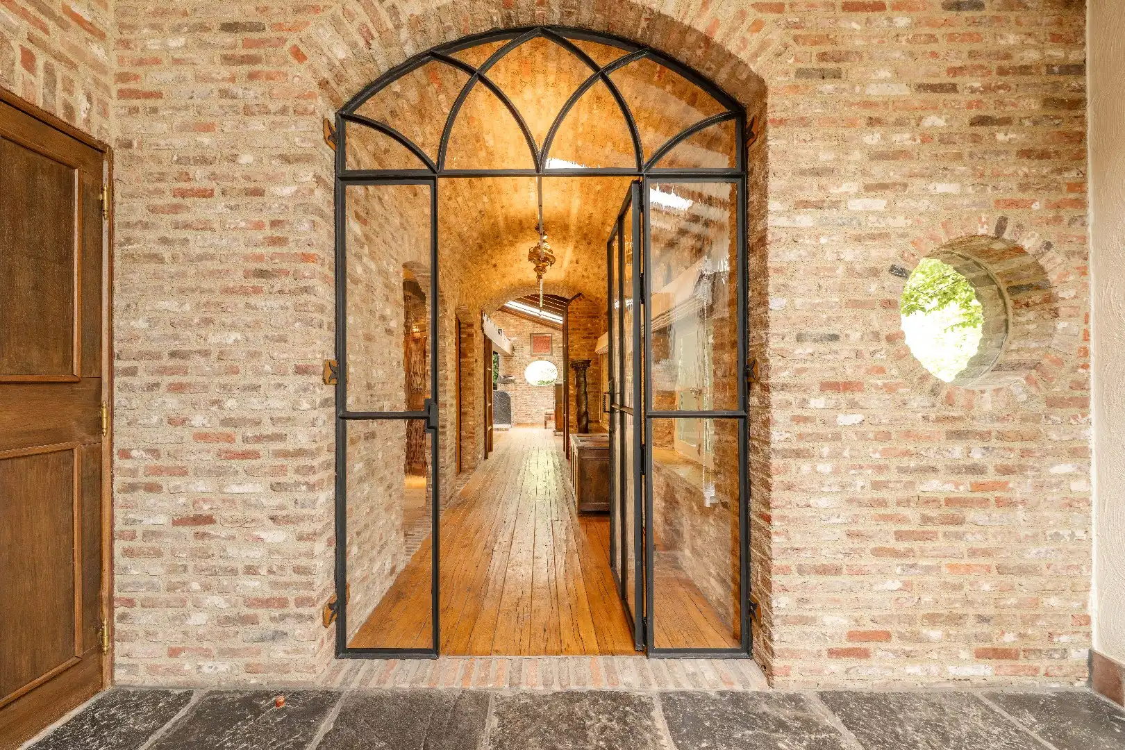 EXCLUSIEF LANDHUIS MET BIJGEBOUWEN OP EEN DOMEIN VAN 5.990 M² foto 7