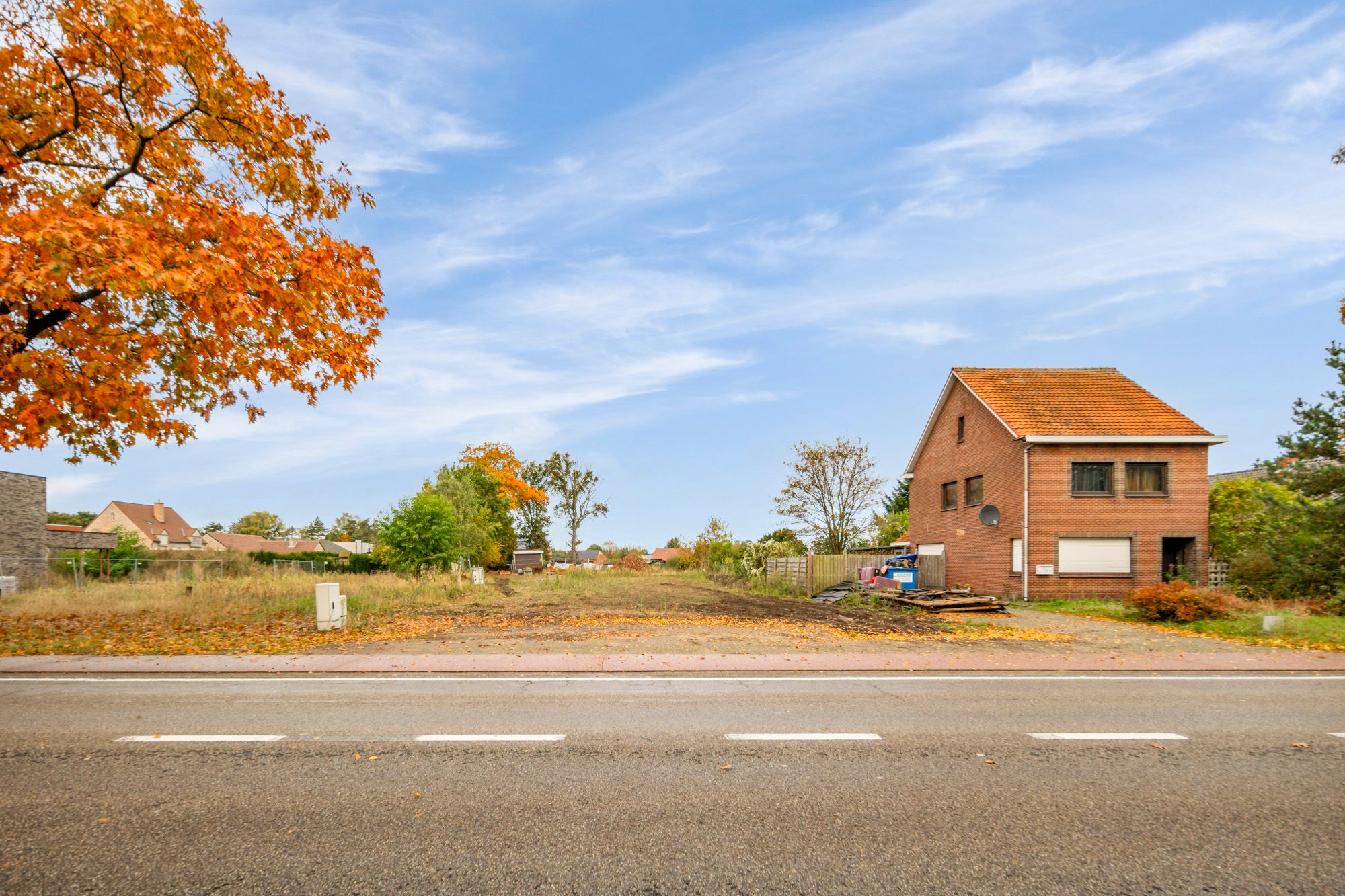 KNAPPE BOUWKAVEL (+-17A) OP GROENE, DOCH CENTRALE EN GUNSTIGE LOCATIE IN LOMMEL! Deze bouwkavel met maar liefst een oppervlakte van +-17a biedt de mogelijkheid voor het bouwen van een prachtige eengezinswoning op een heerlijke plek. Zo zijn basisschool, supermarkt, bakker, apotheek, horeca op fietsafstand bereikbaar. Centraal tussen Lommel en Leopoldsburg gelegen. foto 10