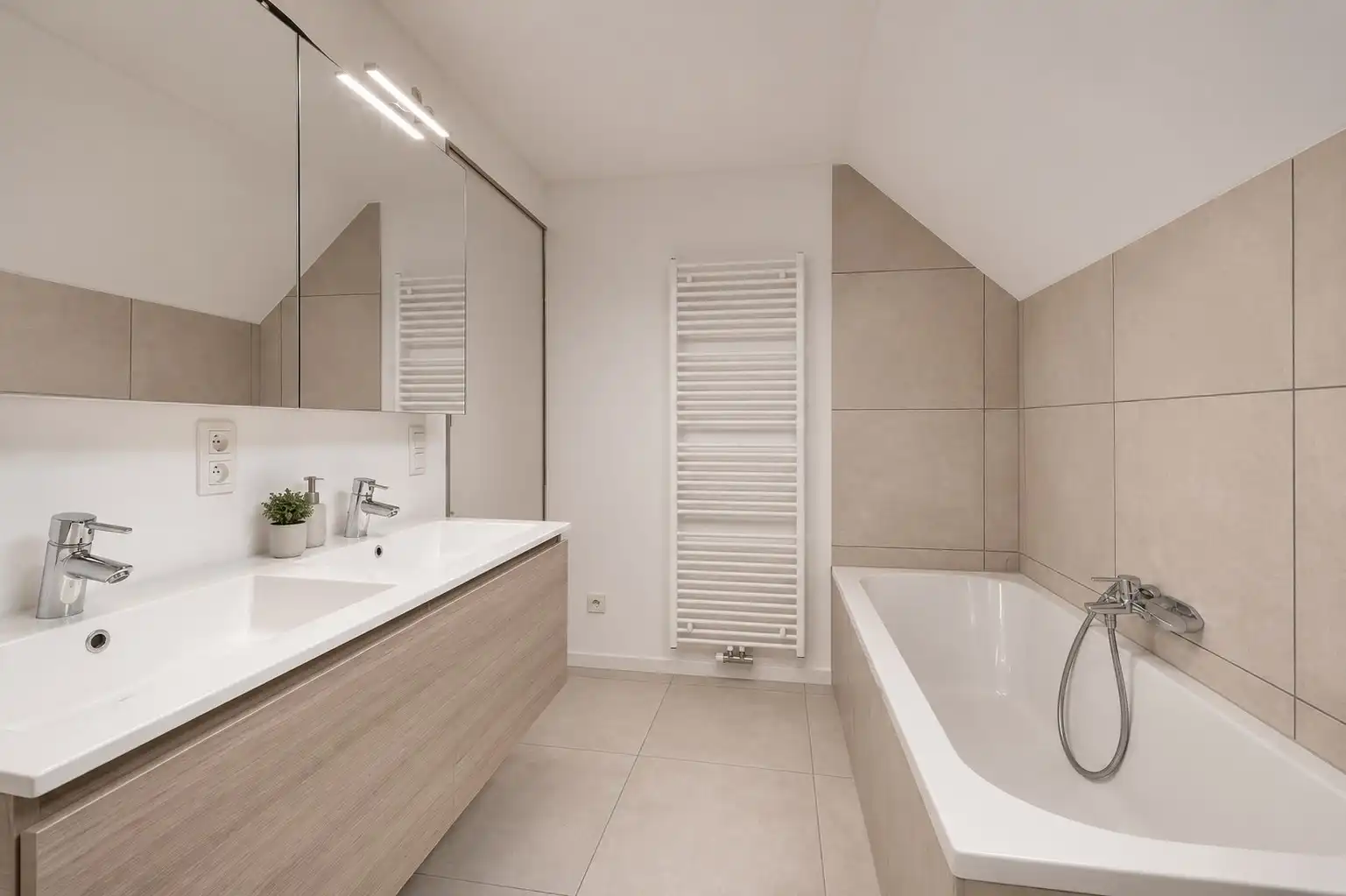Instapklare woning op een strategische locatie! foto 7