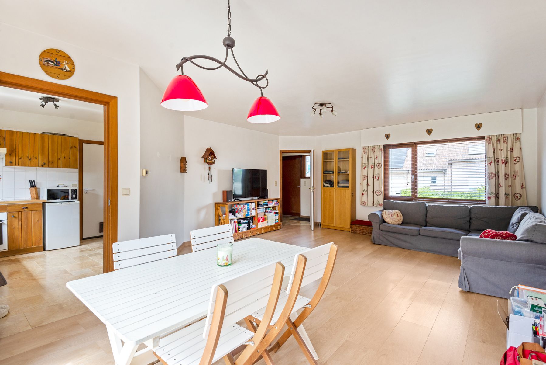 Gezellige eengezinswoning met 4 slaapkamers, tuin & garage! foto 3
