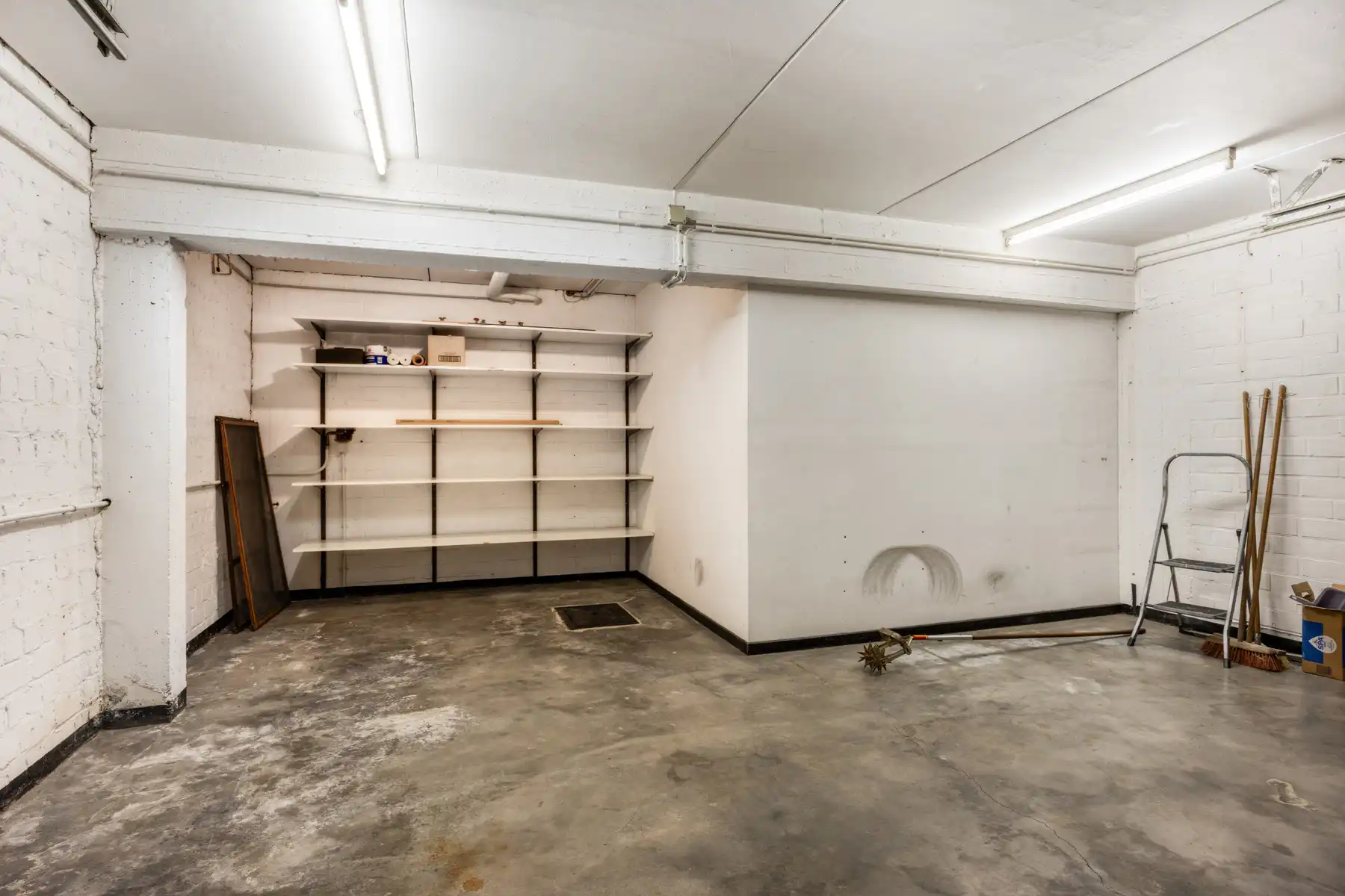 Leemans Immobiliën biedt u deze ruime bel-etagewoning te huur aan in Zellik. foto 20
