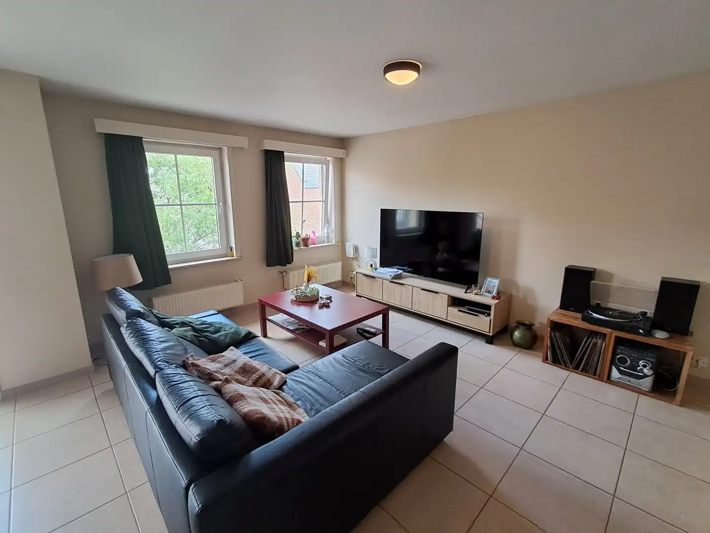 Ruim appartement (98m²), zeer centraal gelegen! foto 4