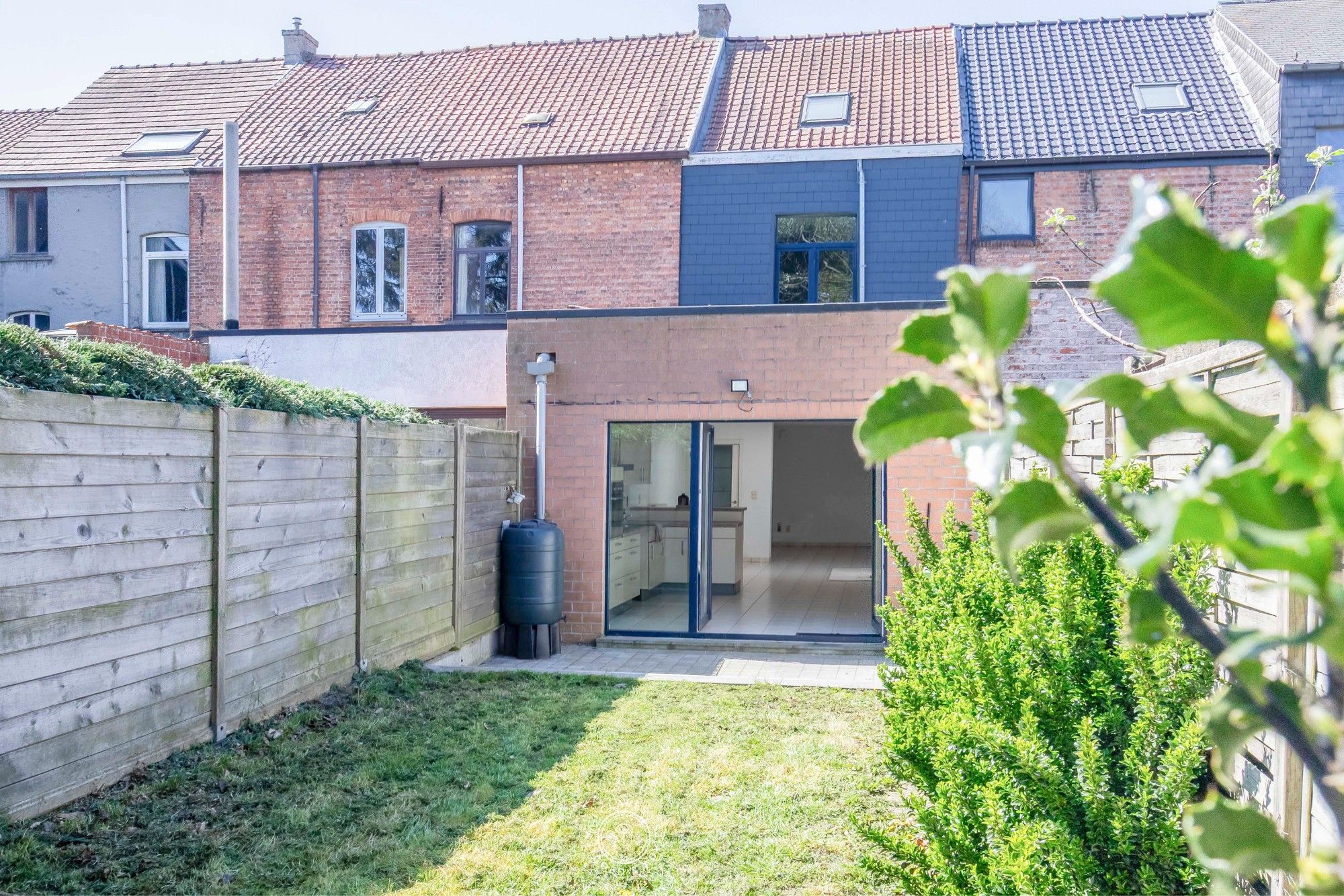 Stadswoning met tuin en fijne omgeving foto 5