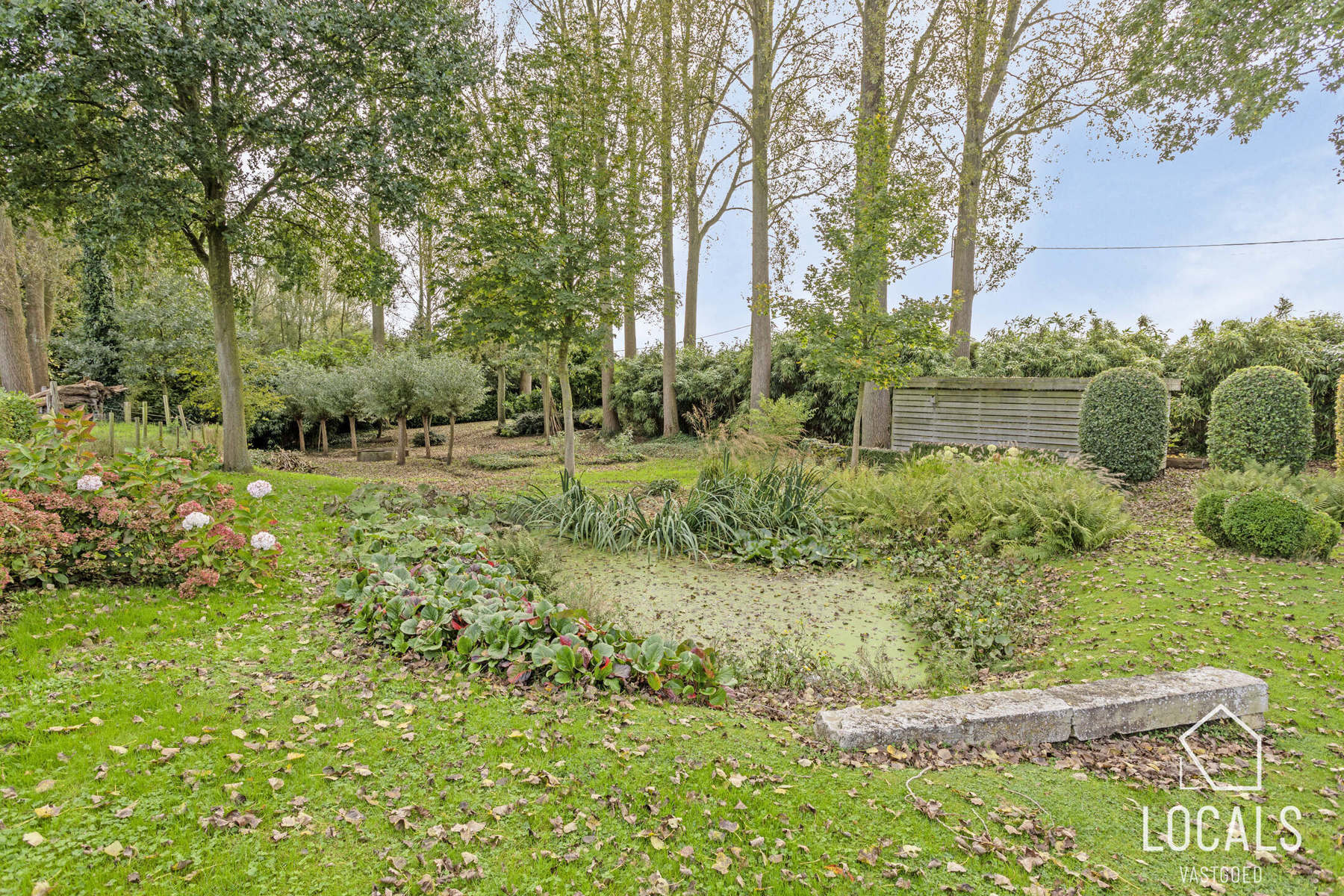 Unieke woning gelegen in een oase van rust foto 18