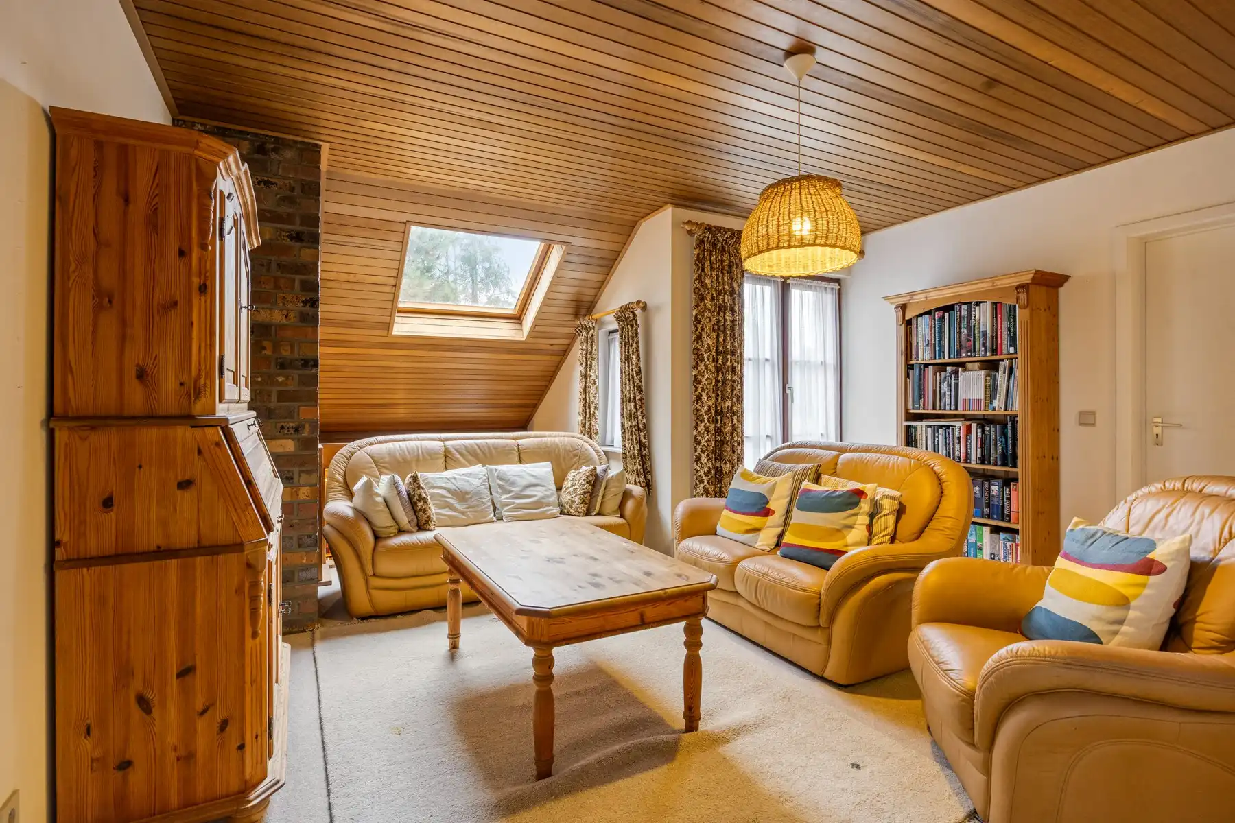 Cosy gezinswoning met 4 slaapkamers, garage en tuin - NATO op 10 min. foto 18