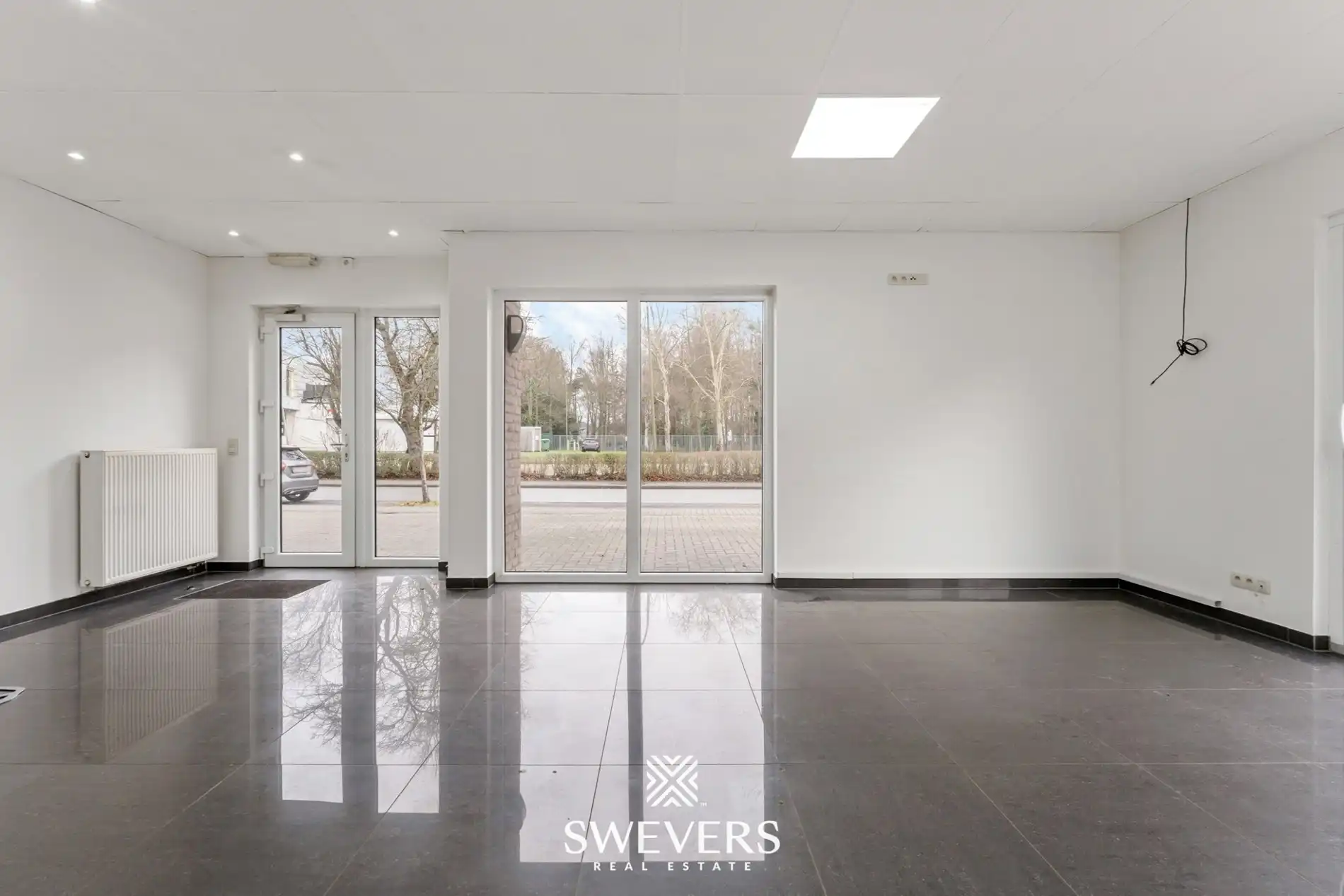 Instapklaar handelspand op toplocatie in Heusden-Zolder foto 3