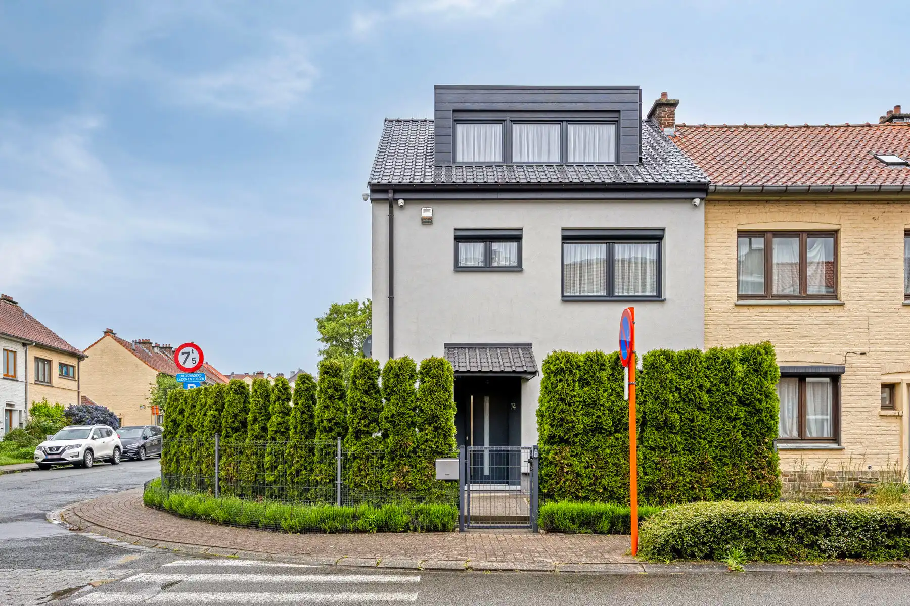 Gerenoveerde woning met 3 slaapkamers, 2 badkamers en garage foto 2