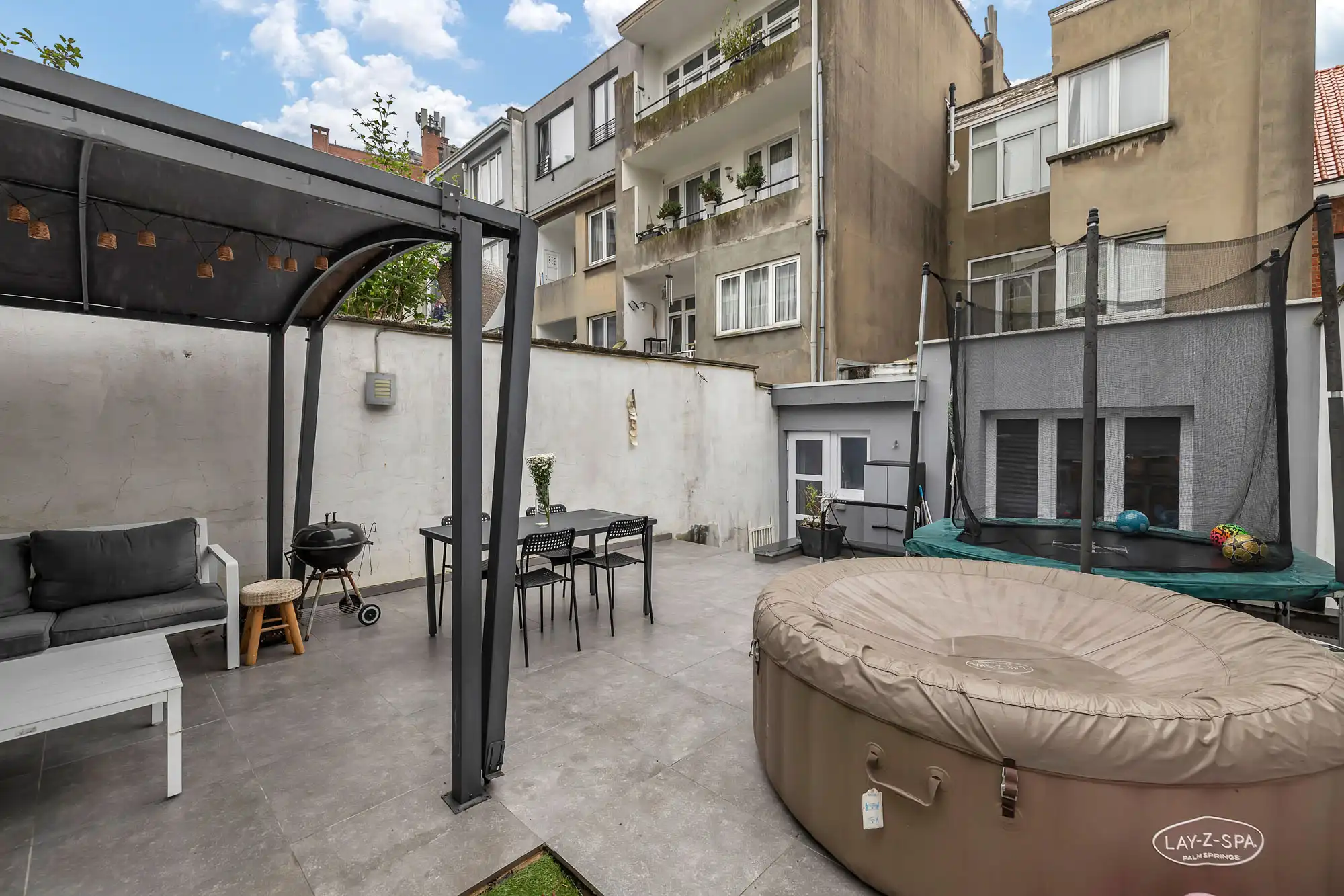 Gerenoveerd appartement - 2 slpk en ruim terras te Molenbeek foto 30