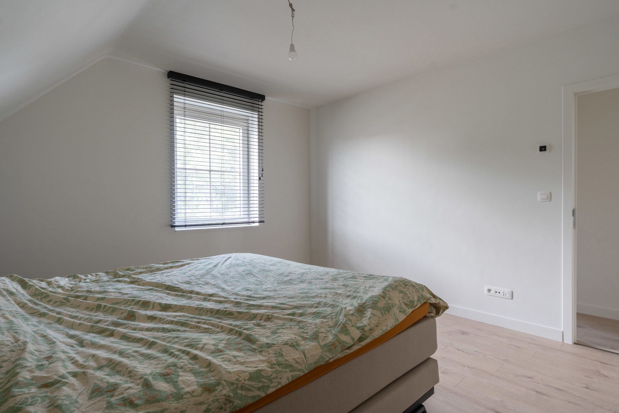 Energiezuinige nieuwbouwwoning met 3 slpk's te Vosselaar. foto 12