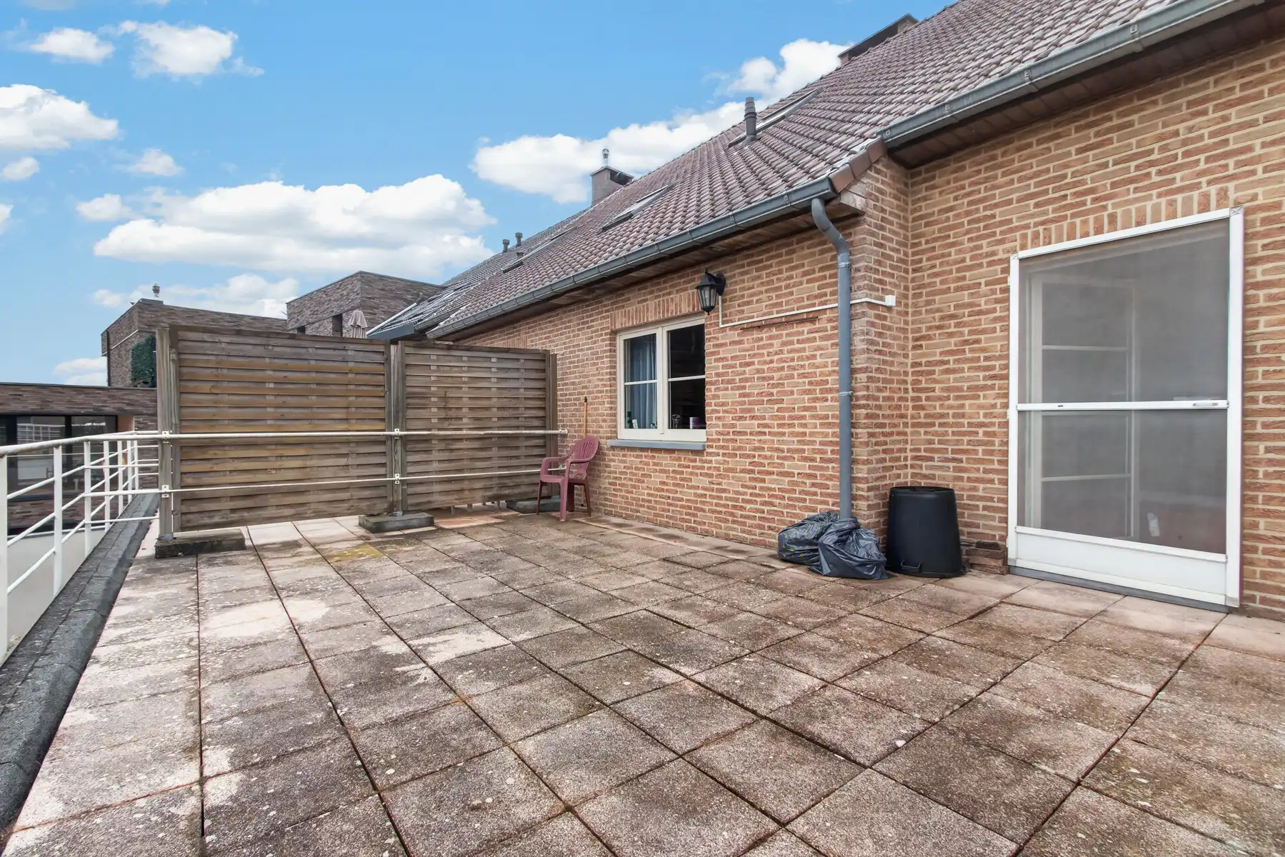APP + 2 SLK + 2 TERRASSEN + GARAGEBOX VOOR 2 WAGENS foto 13