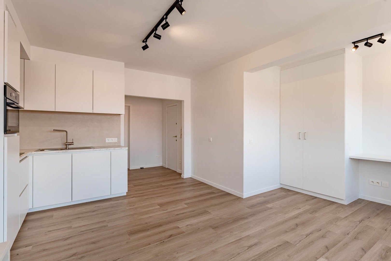 Instapklaar 1 slaapkamerappartement met terras in Residentie Green Garden te Tienen foto 8