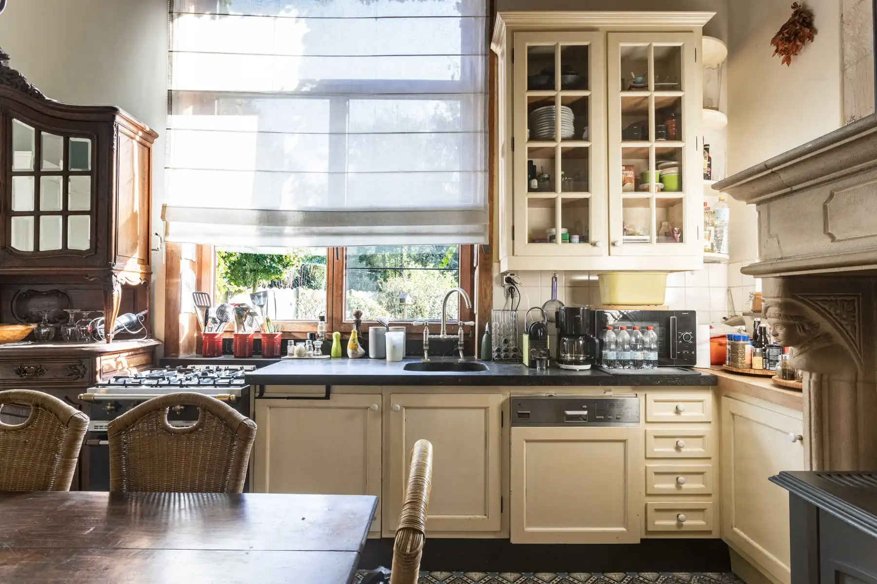 Authentieke herenwoning met prachtig aangelegde tuin! foto 11