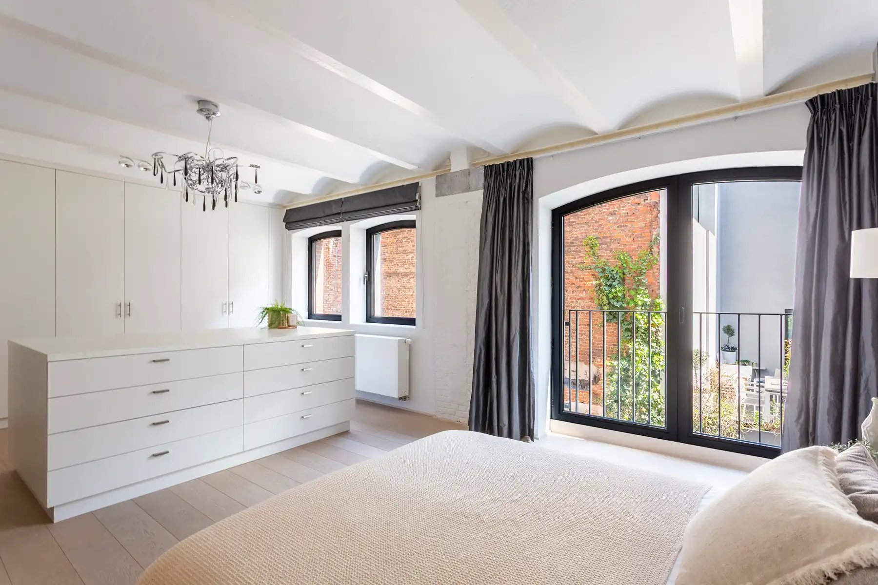 Lichtrijke loft met ruim terras, nabij het Eilandje foto 7