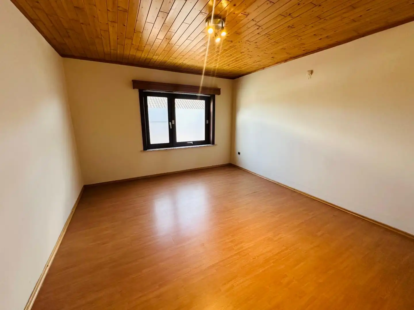Eigentijdse vrijstaande woning te Peer foto 16