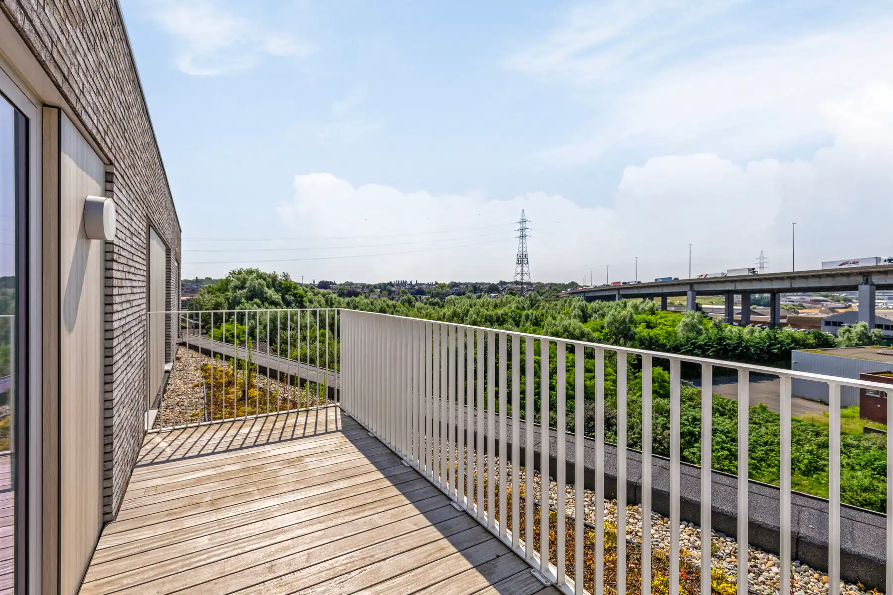 Ruim 3 slaapkamer nieuwbouw appartement met groot terras foto 18