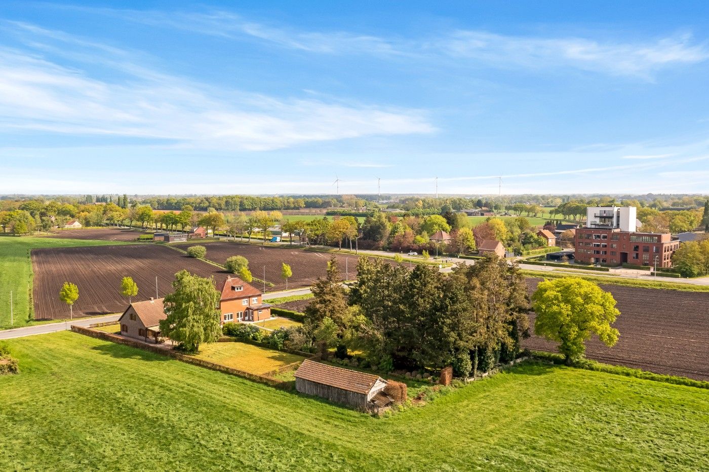 Landelijke, vrijstaande woning met 3 slpk., garage, schuur en zuid-tuin foto 44