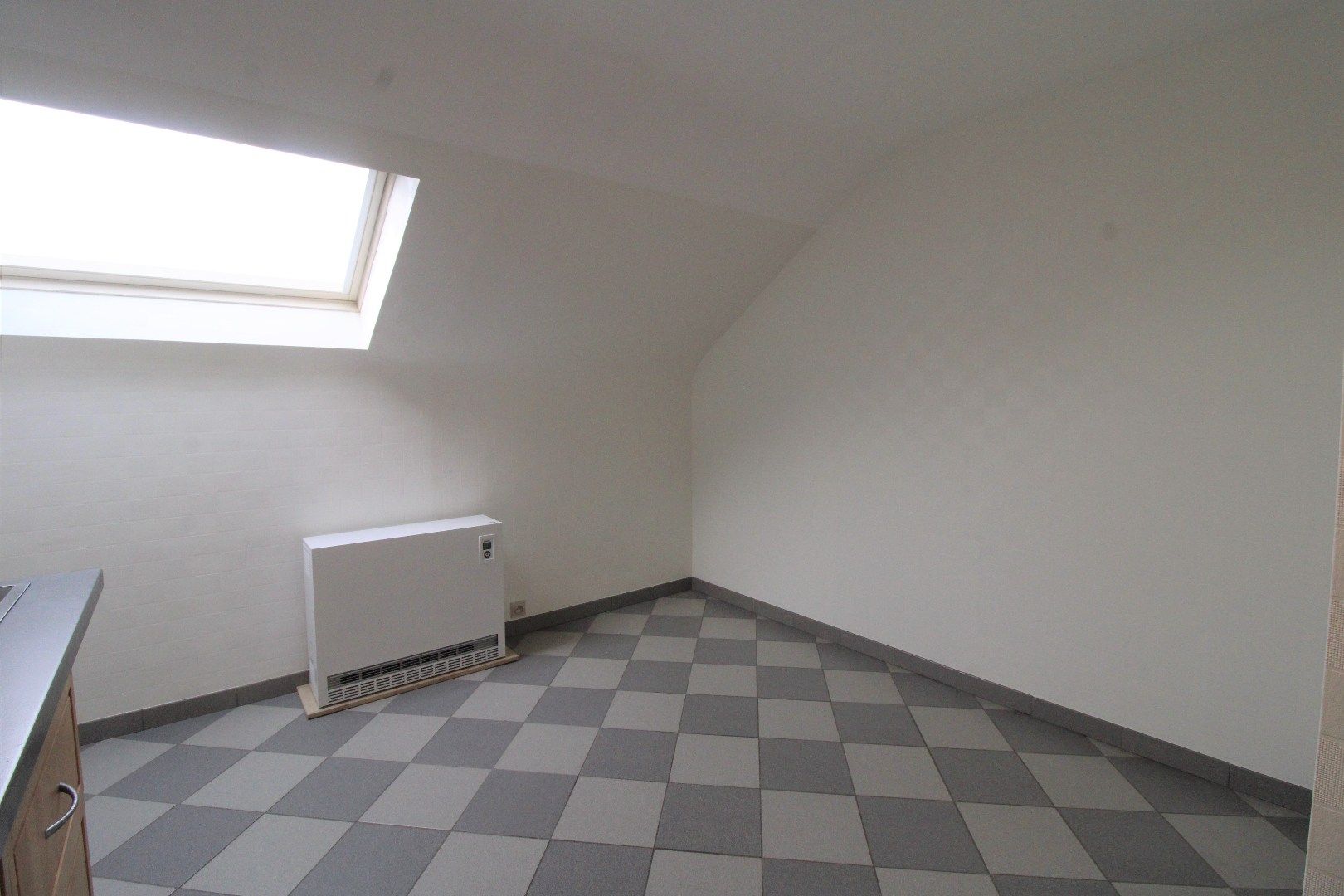 Duplex appartement met 2 slaapkamers en garage te Roeselare foto 6