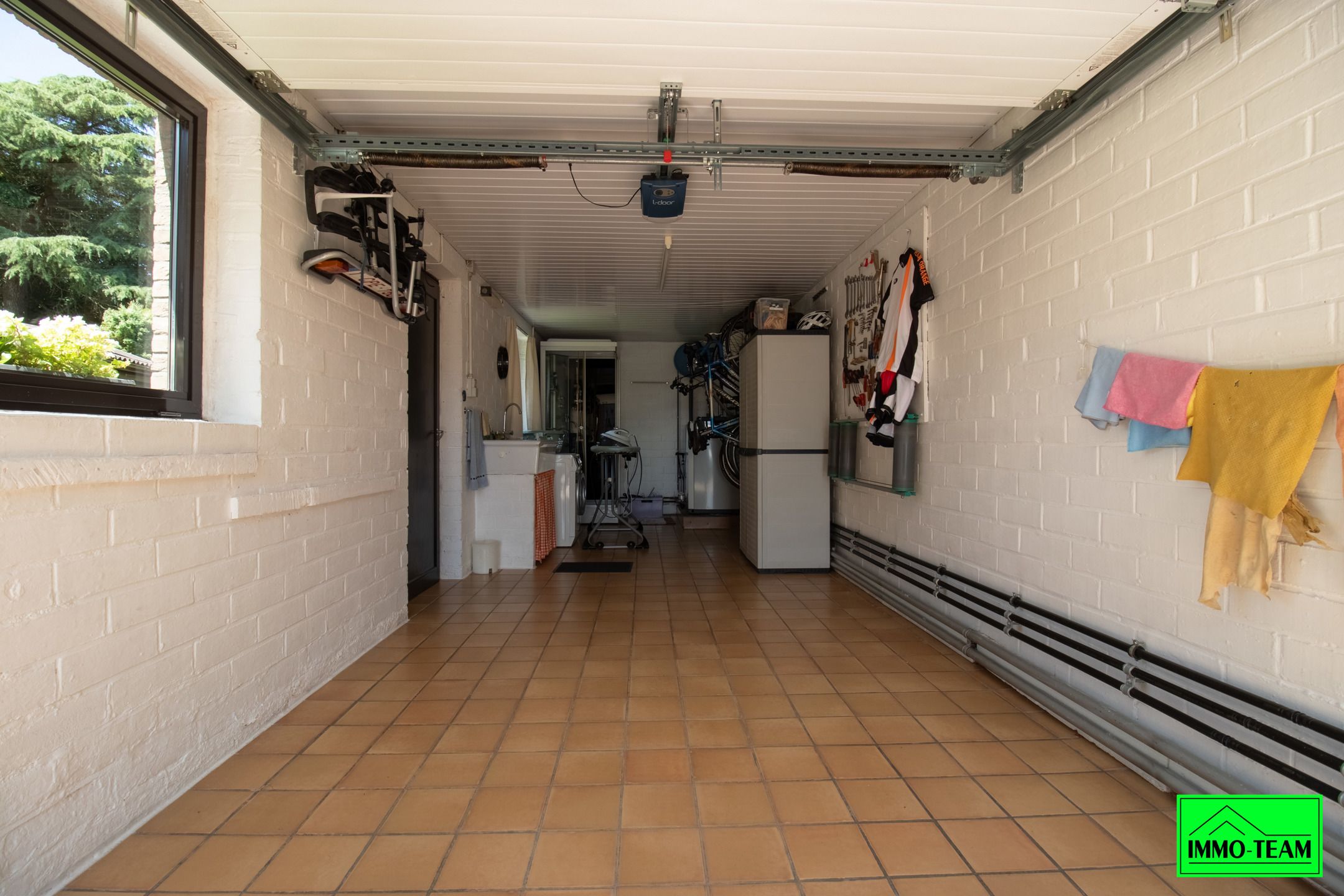 Charmante 3-gevelwoning in rustige woonwijk foto 22