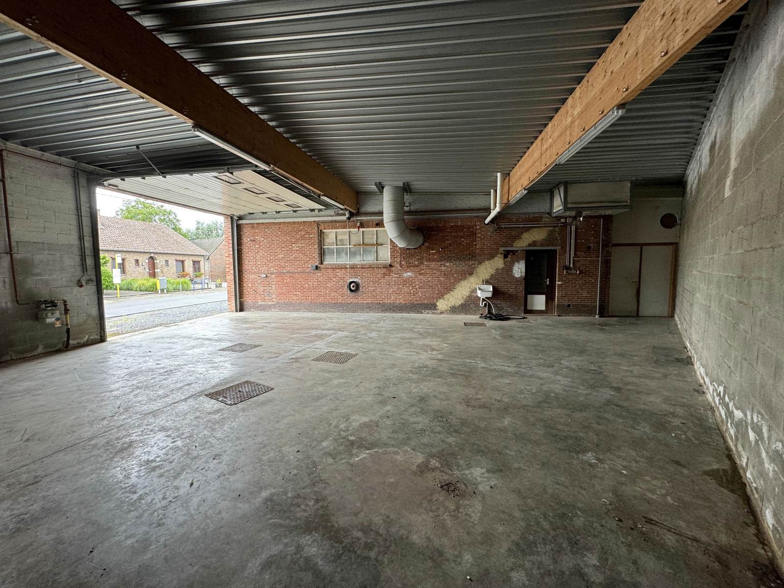 TE HUUR: OPSLAGPLAATS VAN CIRCA 150 M2 TE HASSELT (STEVOORT) foto 7