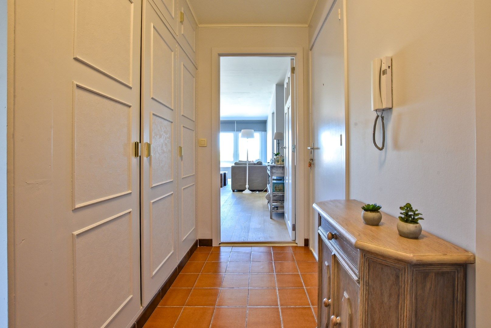 Gezellig instapklaar 2 slaapkamer appartement in hartje Diksmuide! foto 11