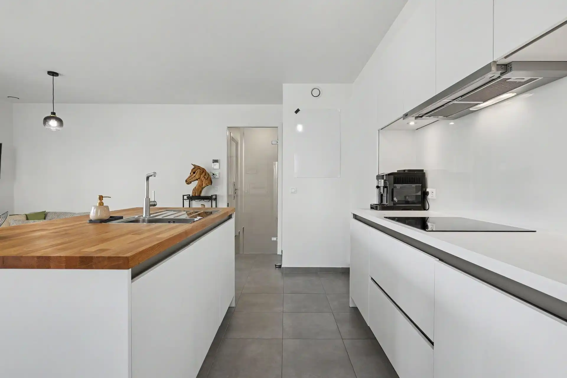 Instapklaar gelijkvloersappartement met 2 slaapkamers & ondergrondse autostaanplaats foto 9