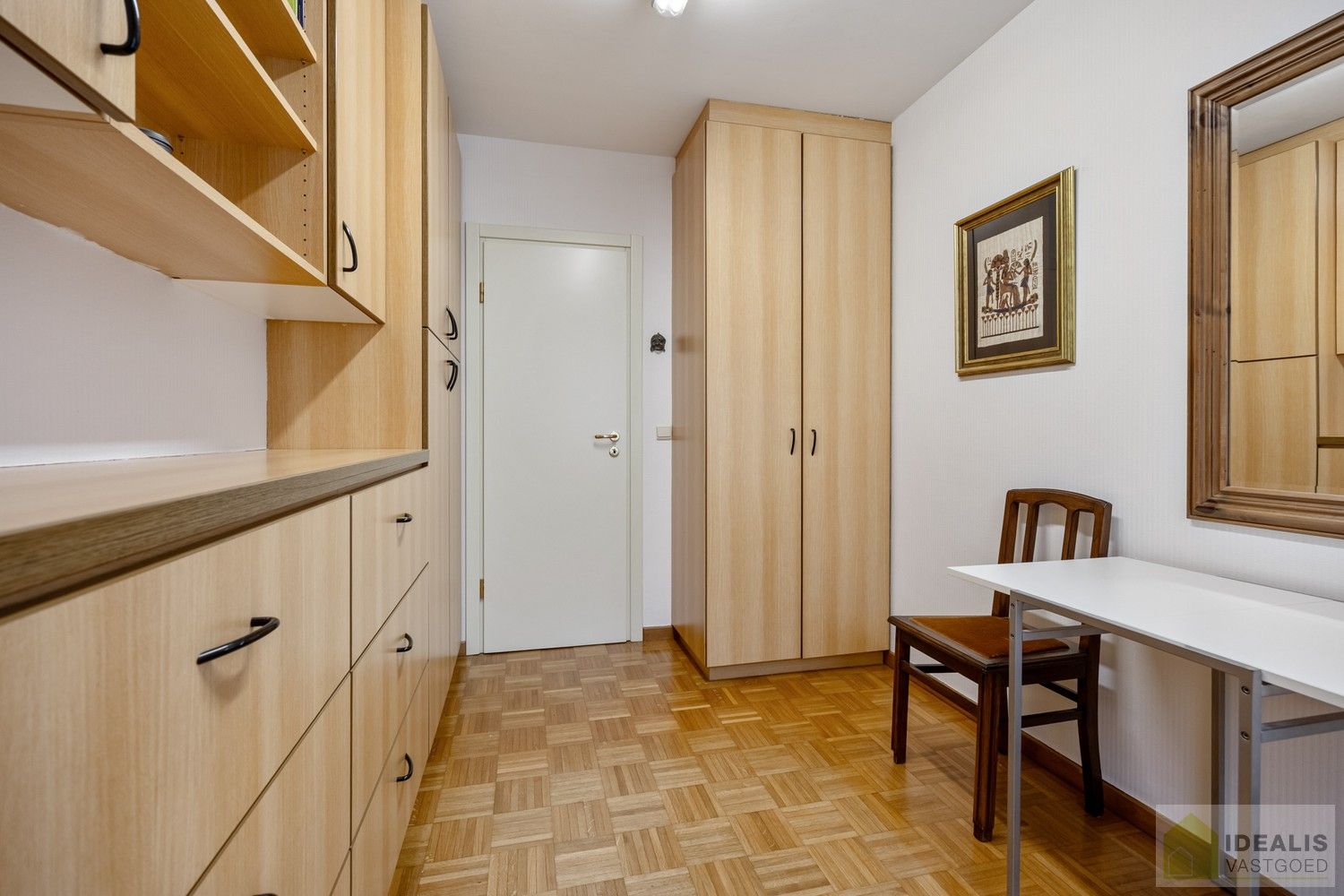 IDEALIS VASTGOED – RUIM INSTAPKLAAR APPARTEMENT IN KLEINSCHALIGE RESIDENTIE MET LICHTRIJKE LEEFRUIMTE, OPEN KEUKEN, HEERLIJK OVERDEKT TERRAS, 3 SLAAPKAMERS, BADKAMER, FIJNE WASPLAATS/BERGING EN INPANDIGE GARAGE OP EEN UITERST GUNSTIGE LOCATIE MIDDEN IN HET CENTRUM VAN PELT!! ZEER GESCHIKT VOOR KANDIDATEN OP ZOEK NAAR INSTAPKLAAR APPARTEMENT foto 27