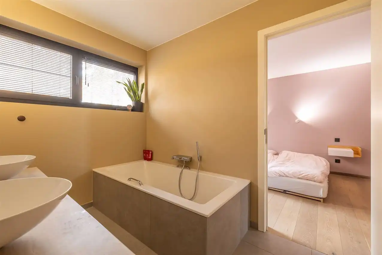 Penthouse met 3 slpk., riant terras, autostaanplaats en kelderberging foto 15