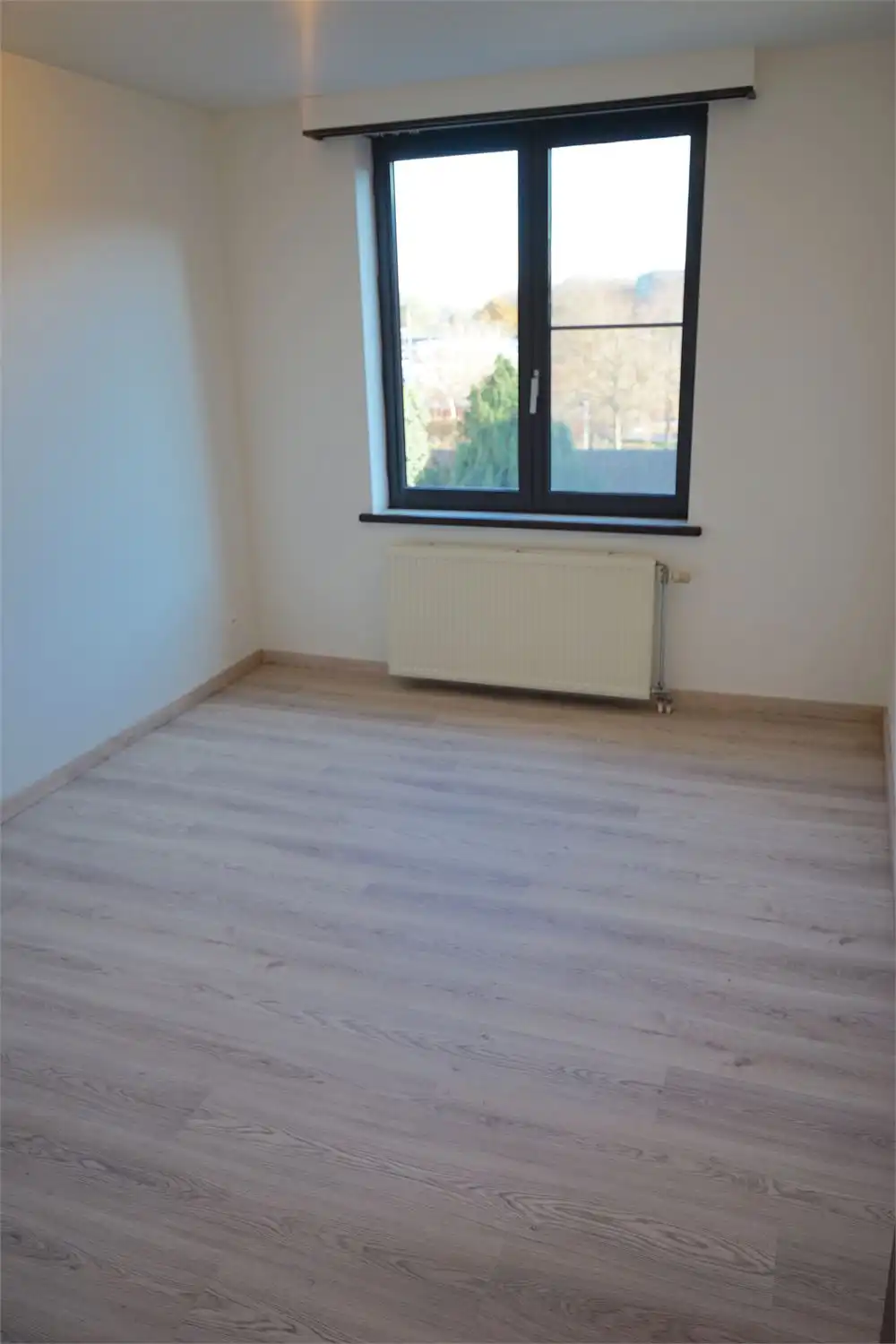 Ruim vernieuwd appartement op TOPLOCATIE met garage! foto 8