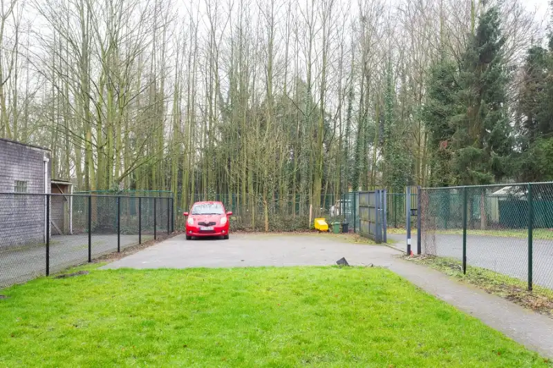 Ruime gerenoveerde woning in hartje Essen foto 32