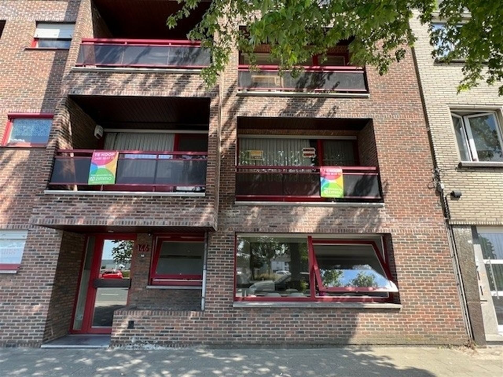 Gezellig 3-SLK appartement  met dubbele garage ! foto {{pictureIndex}}