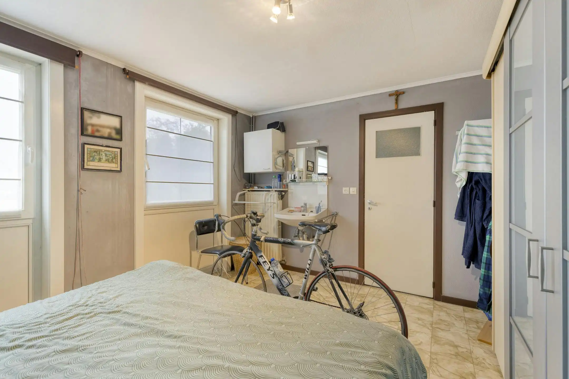 Ruime halfopen woning met 4 slaapkamers op 558m² te Veurne. foto 19