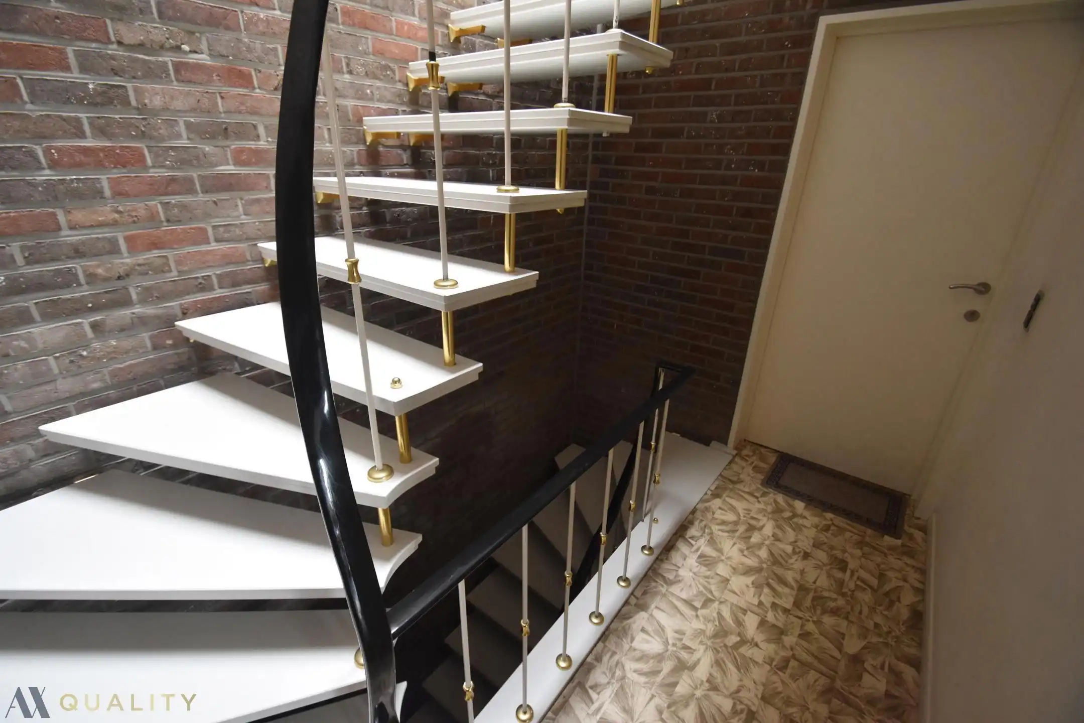 Centraal gelegen 2 slpk-appt (85 m²) met terras! Mogl. tot huren van een garage foto 15