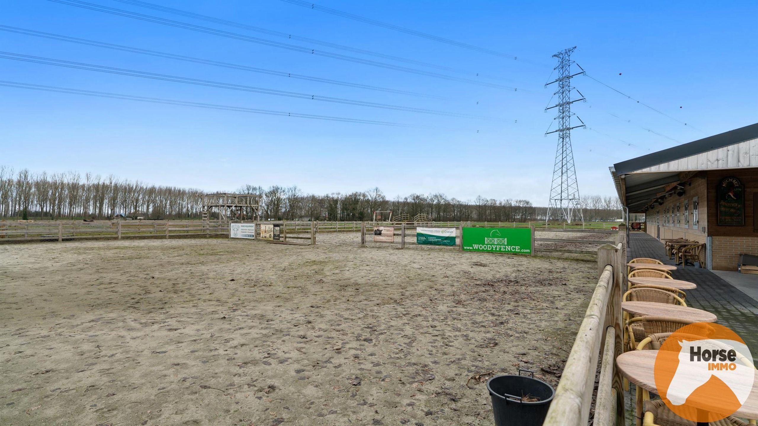 DAMME – Instapklare paardeneigendom, piste en extra woonhuis foto 13