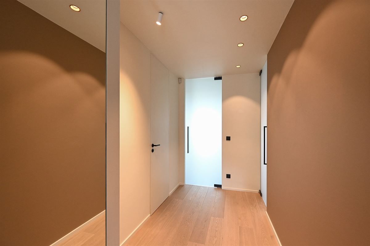 Prachtig appartement met 2 badkamers en ruim terras foto 9