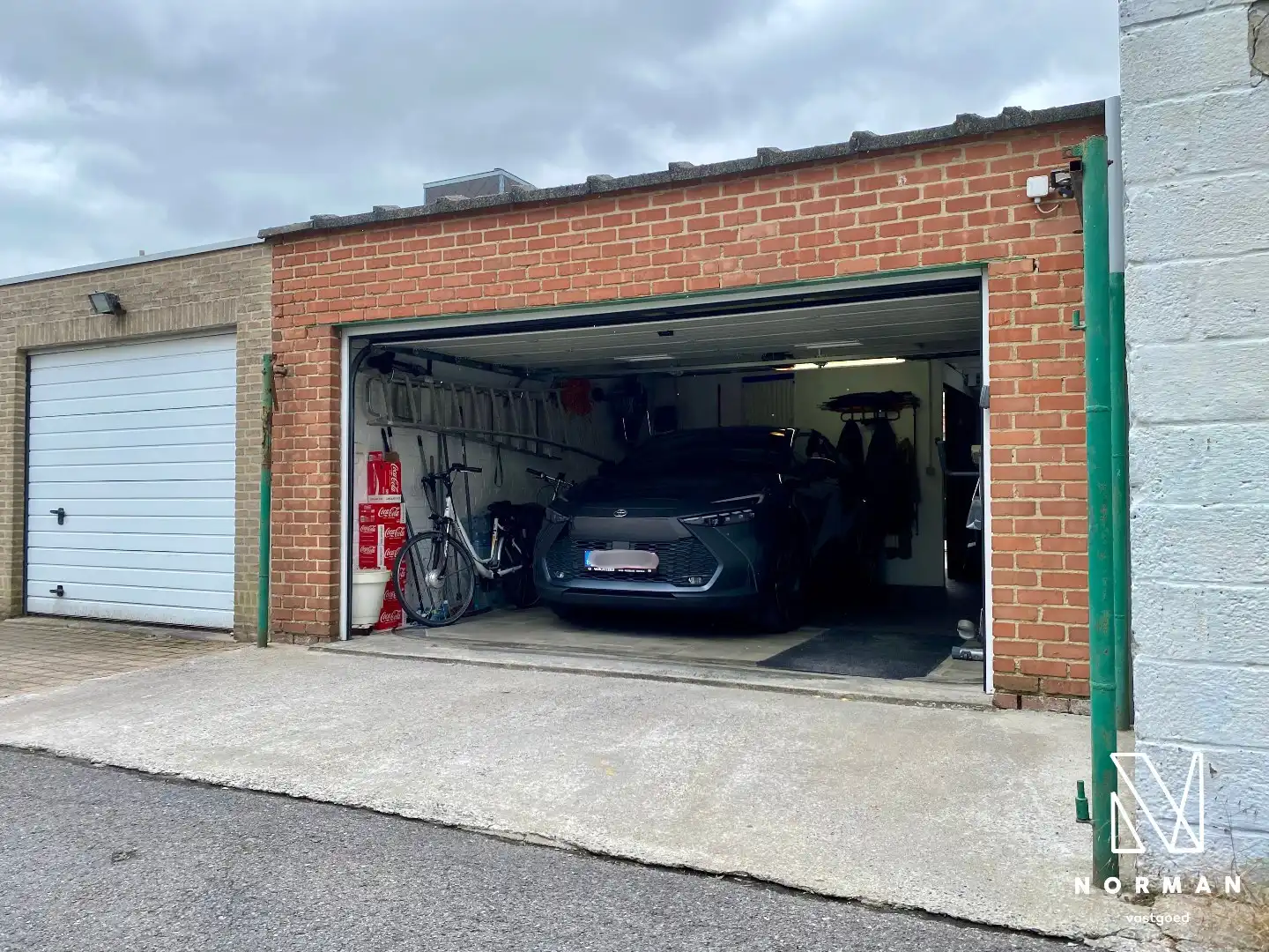 Instapklare woning met grote garage en uitweg in Harelbeke! foto 18