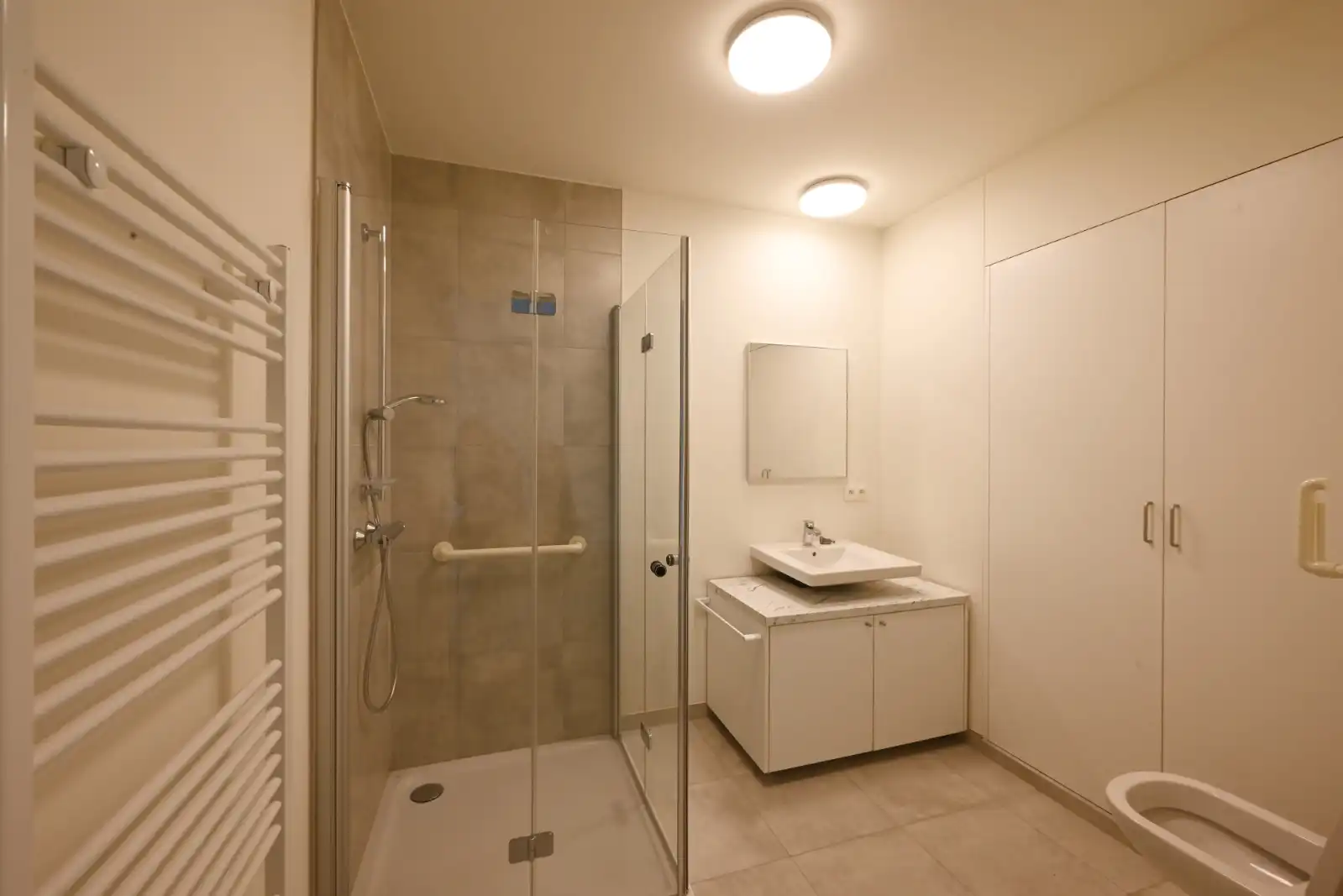 Éénkamerige assistentieflat in Izegem! foto 5