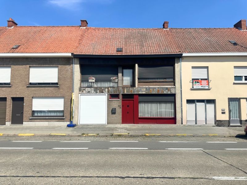 Hoofdfoto van de publicatie: Ruime gezinswoning met tuin in Roeselare