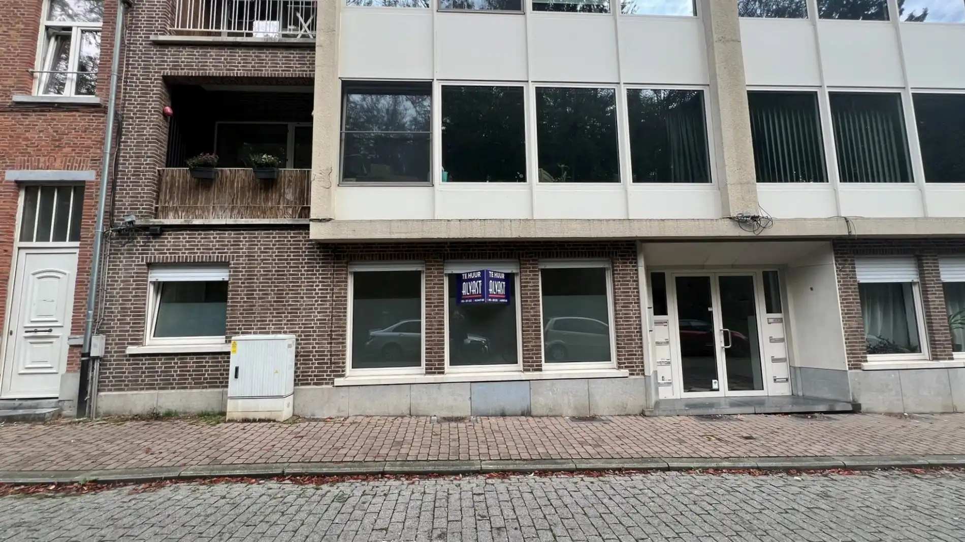 Gelijkvloers APPARTEMENT met 3 slpks, terras en garage foto 11