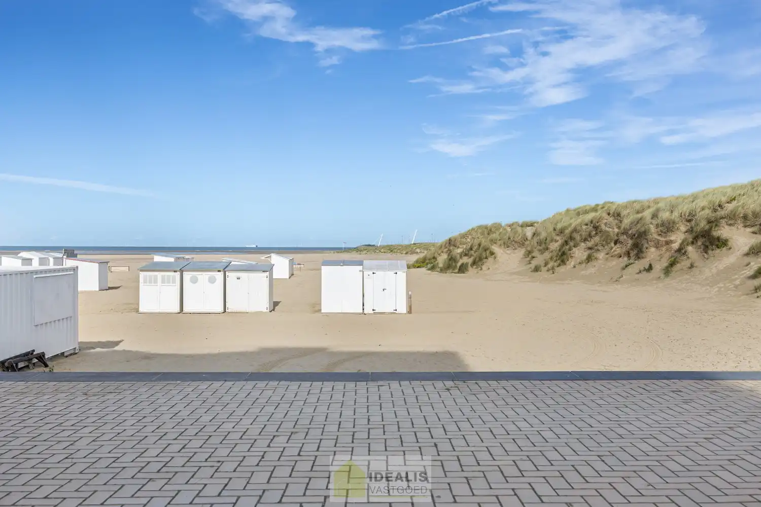 IDEALIS VASTGOED - HEERLIJK GELIJKVLOERS VAKANTIE-APPARTEMENT TE ZEEBRUGGE-BAD OP WANDELAFSTAND VAN HET STRAND EN DE DUINEN! EEN FIJNE PLEK BESTAANDE UIT EEN LICHTRIJKE LEEFRUIMTE MET OPEN KEUKEN EN BERGING, 1 RUIME SLAAPKAMER, 1 INPANDIGE KINDERKAMER, EEN EXTRA RUIM TERRAS EN EEN GOED TOEGANKELIJKE ONDERGRONDSE PARKEERPLAATS (AUTOLIFT) EN KELDERBERGING! foto 36