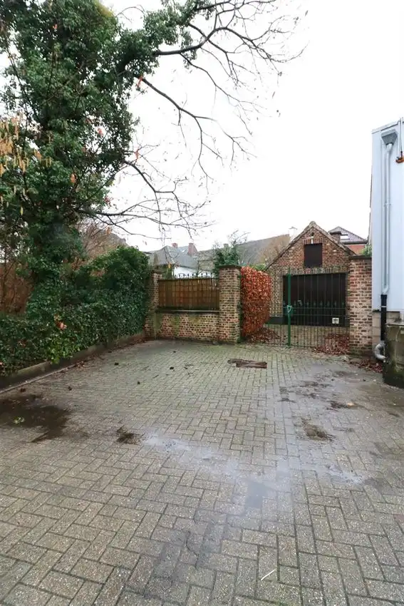 Voormalige patriciërswoning met 3 slpk., prachtige tuin en garage foto 25
