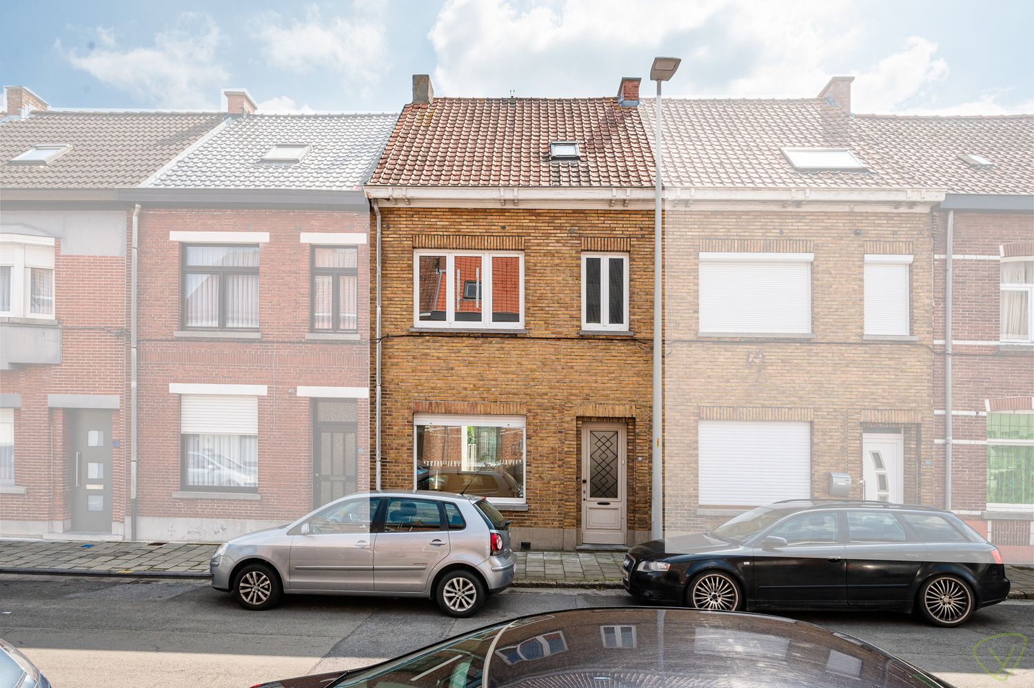 Verrassend ruime rijwoning vlakbij het centrum van Eeklo op enkele passen van het Krügercentrum. foto 20