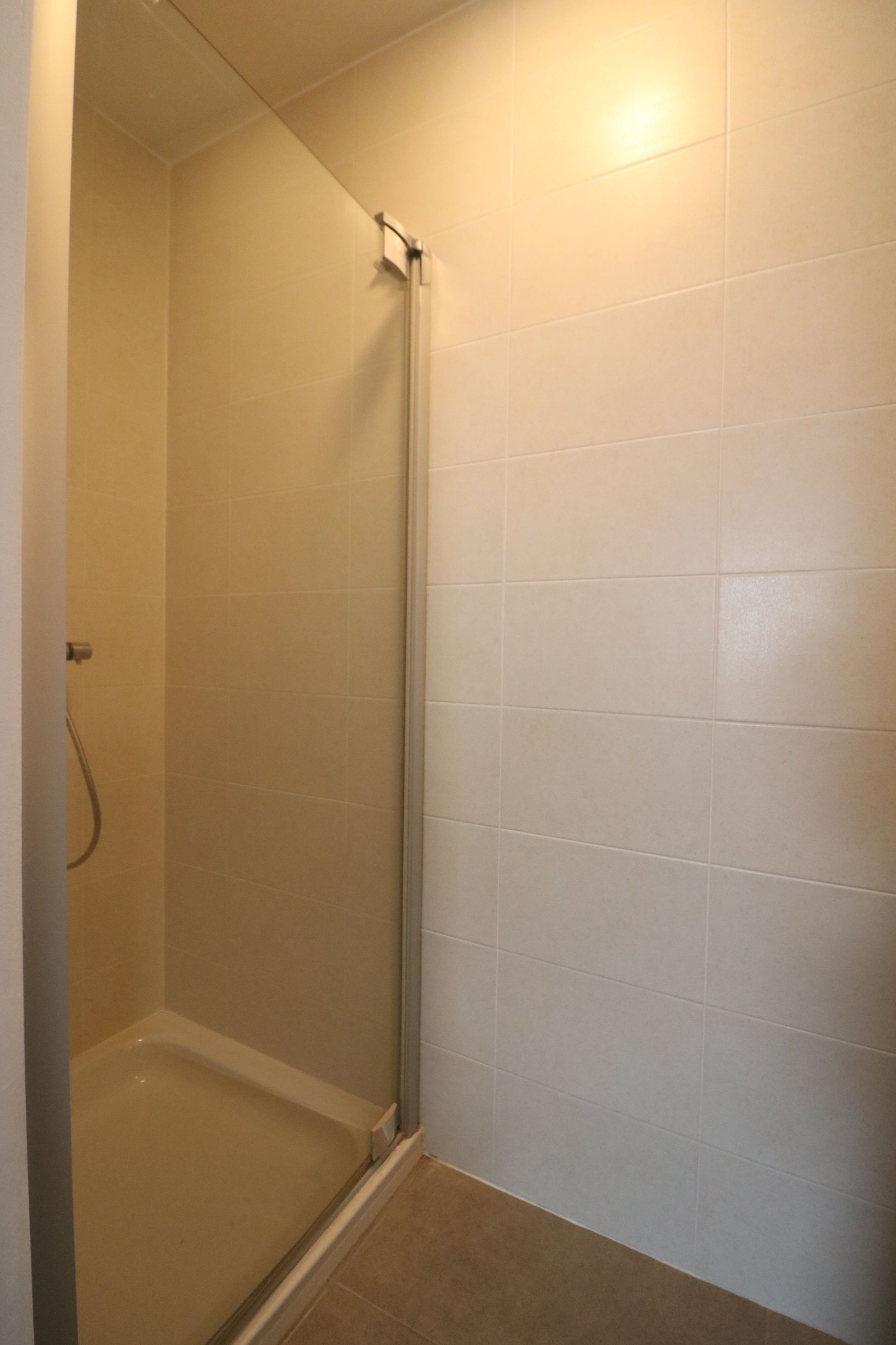 Recent 2 slaapkamerappartement op de eerste verdieping van residentie Travaly. foto 5