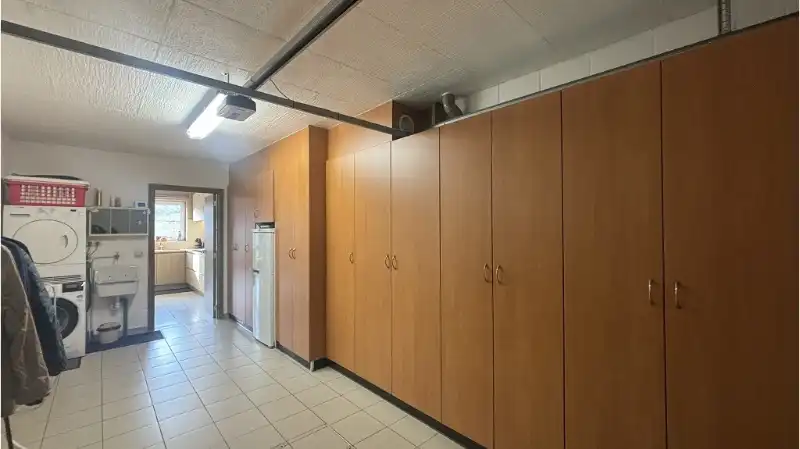 Ruime 3-slaapkamerwoning met TUIN en GARAGE te koop in Sint-Andries Brugge foto 16