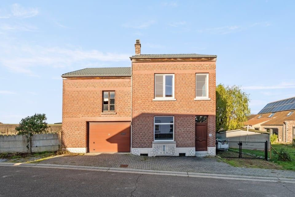 UNIEKE OPPORTUNITEIT OP 27 ARE IN GINGELOM - RENOVATIE OF PROJECTGROND MET POTENTIEEL VOOR 3 WONINGEN foto {{pictureIndex}}